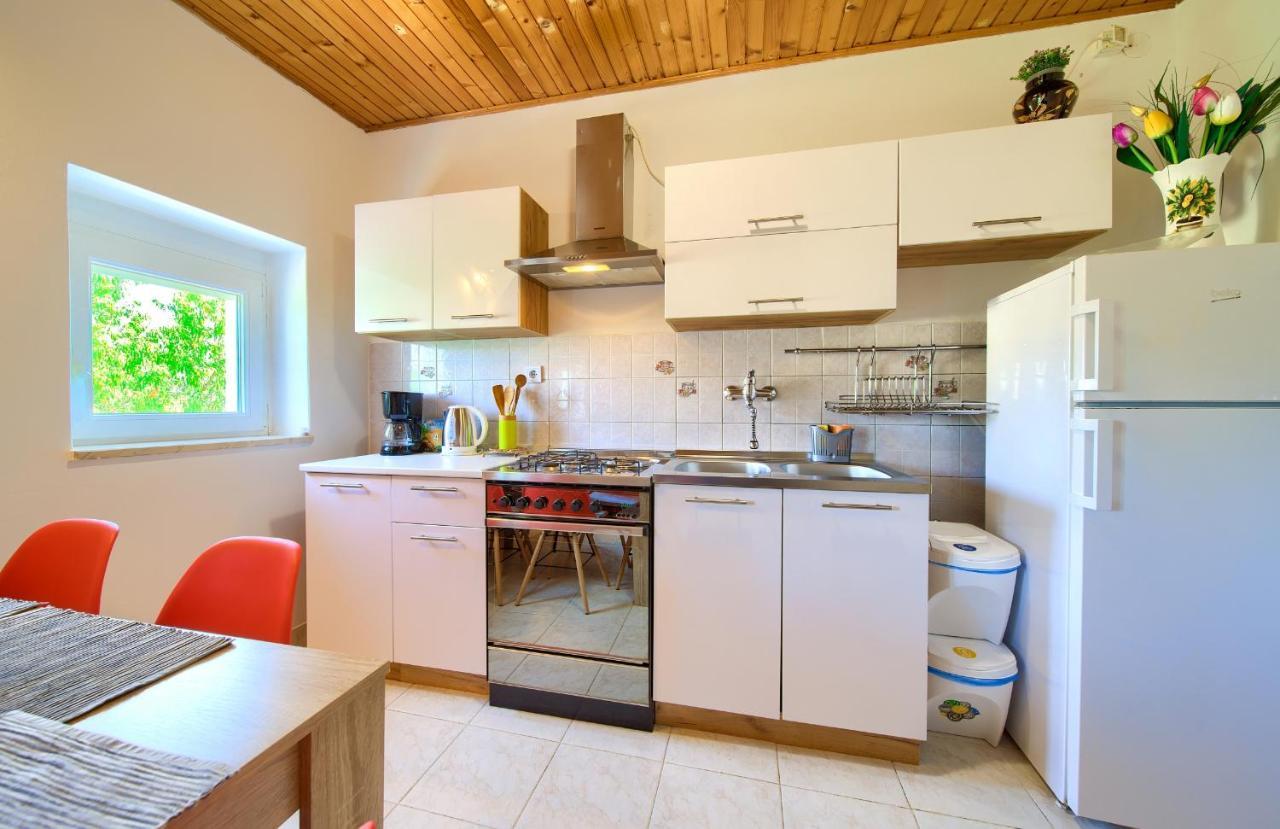 Apartment Lipovac Malinska Exterior photo
